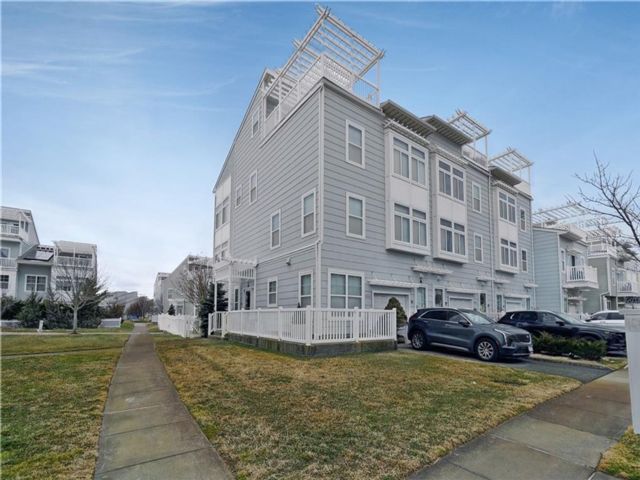 [Arverne Real Estate, listing number 3332724]