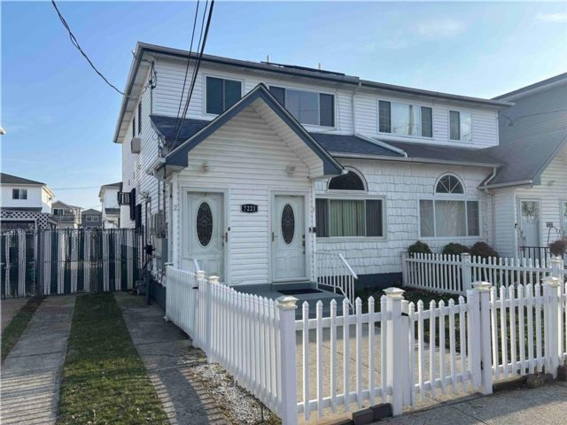[Arverne Real Estate, listing number 3335831]