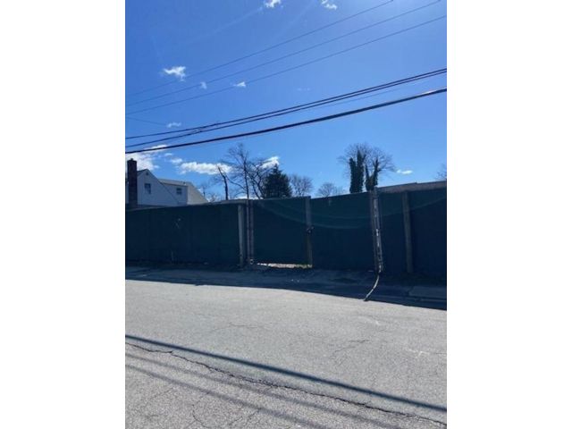 [Bayswater Real Estate, listing number 7083532]