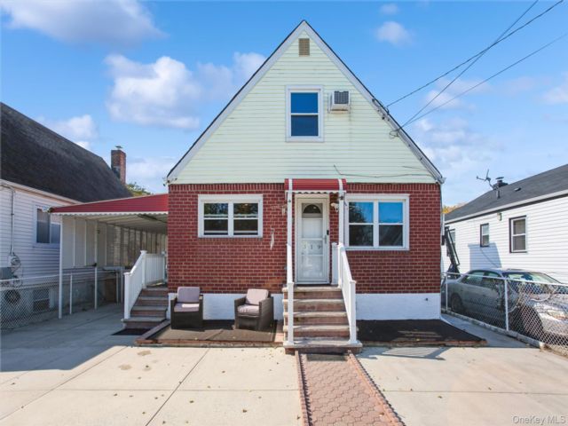 [Arverne Real Estate, listing number 7223397]