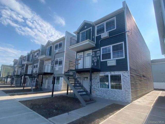 [Arverne Real Estate, listing number 7263879]