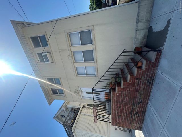  3 BR,  2.00 BTH &nbsp;Other style home in Far Rockaway